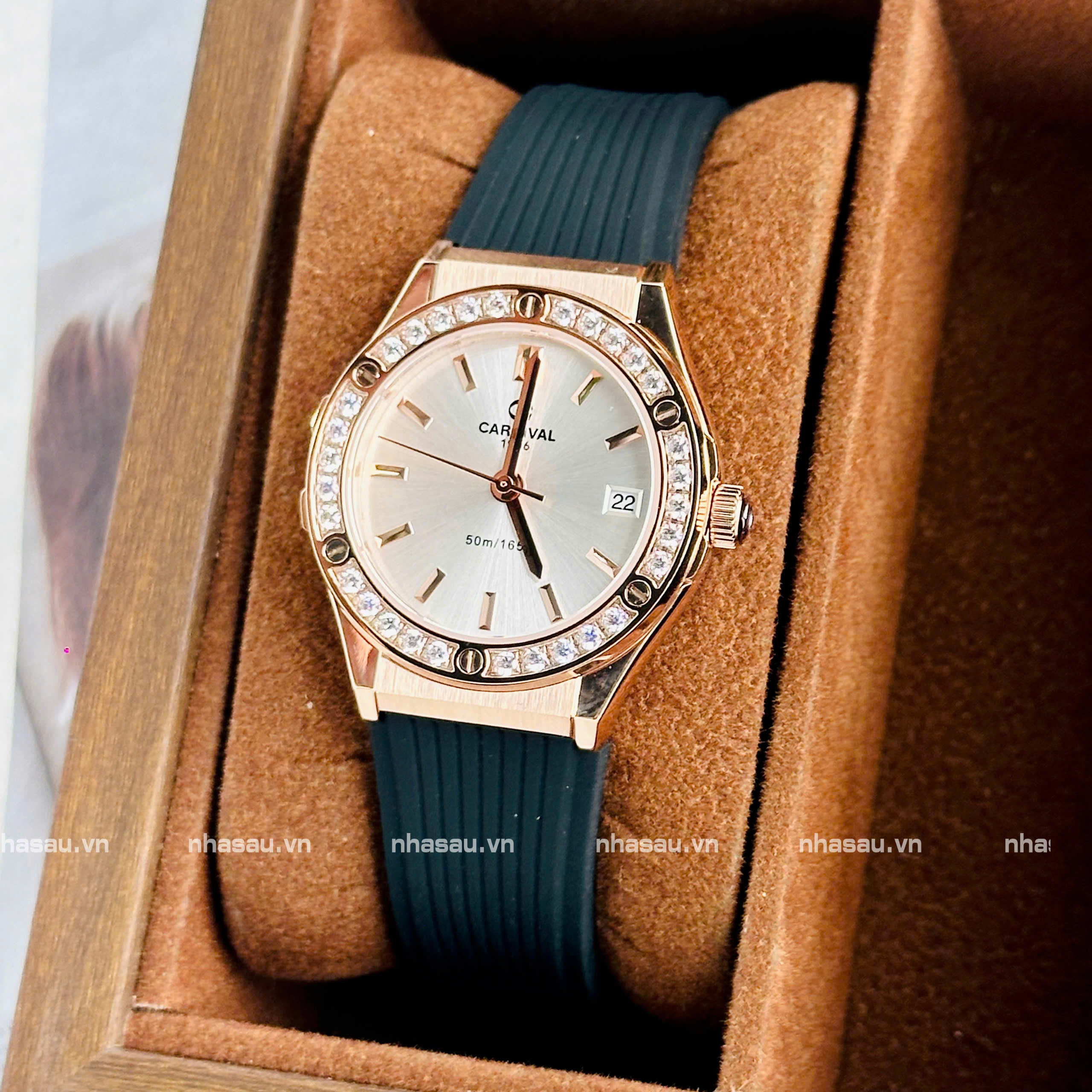 z7065382136625_94820d18bf68829eb7c64e70ade89b18