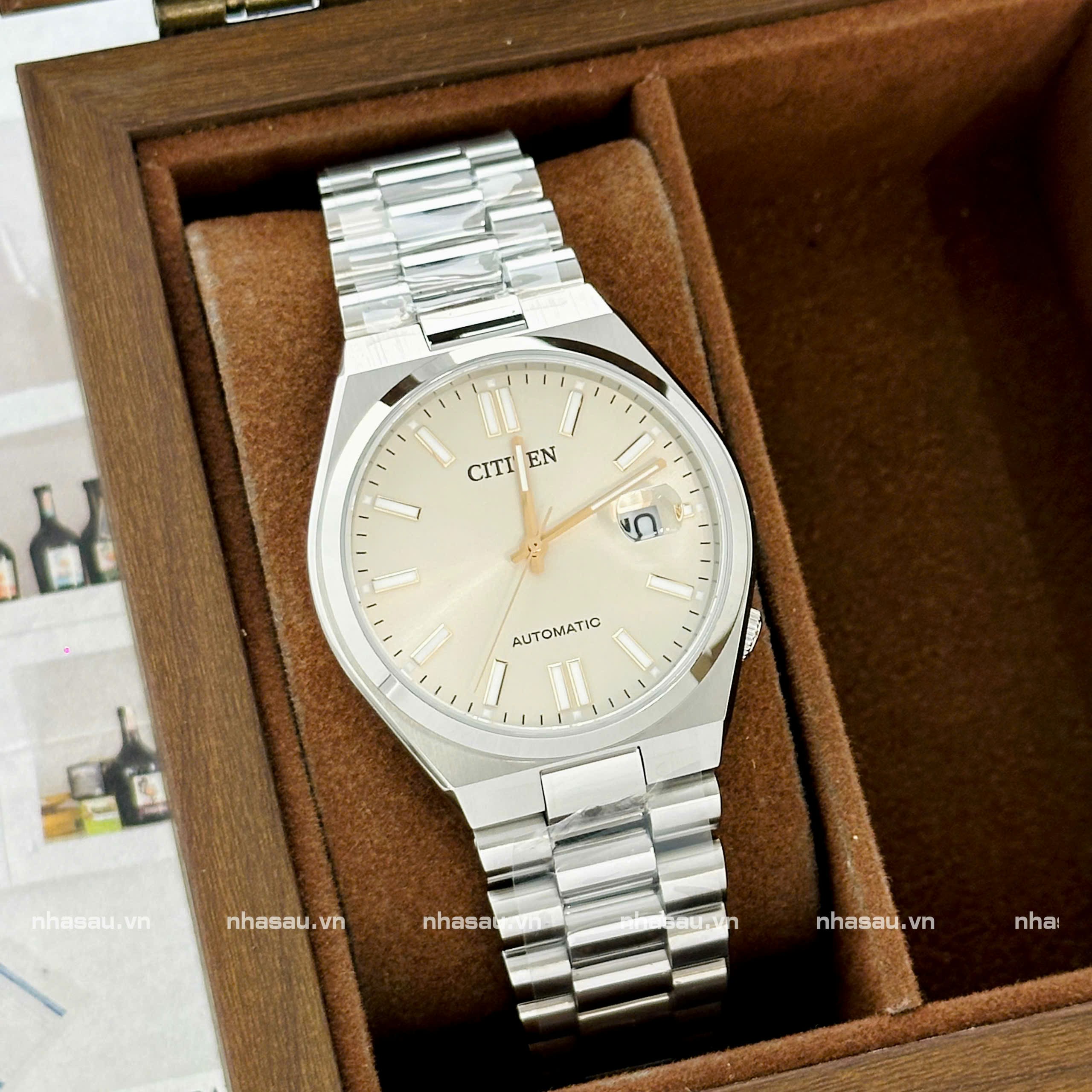 z7256619105055_52b61eedd9c54be03585f06207807922